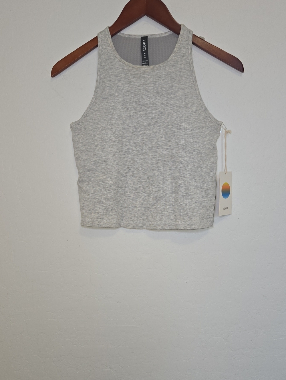 Vuori Pose Plyo Tank Top White Heather Gray Cropped Athleisure Size M NWT - Picture 3 of 14